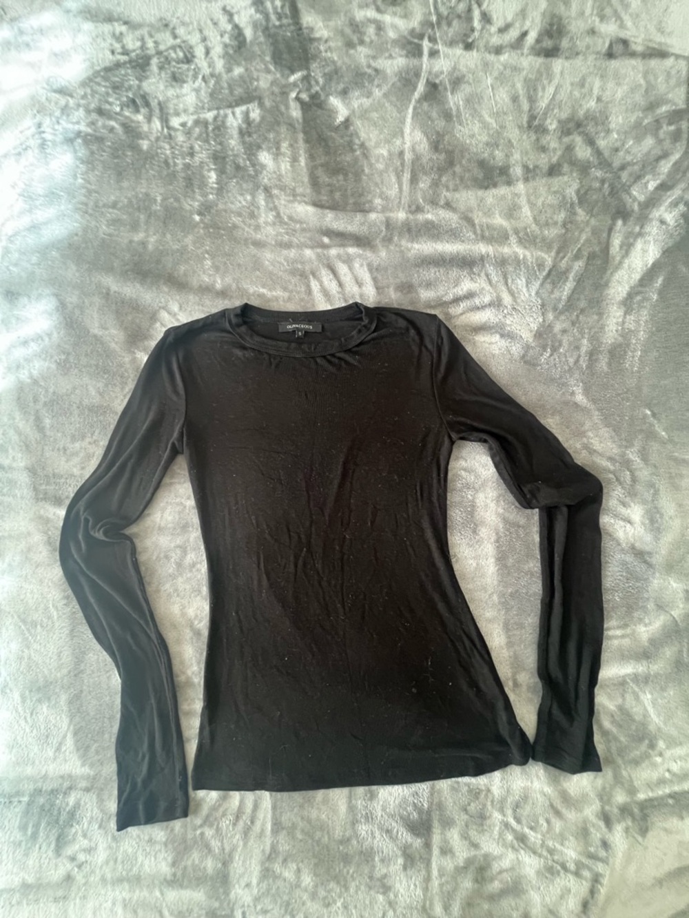 Olivaceous Black Long-Sleeve Crewneck Top